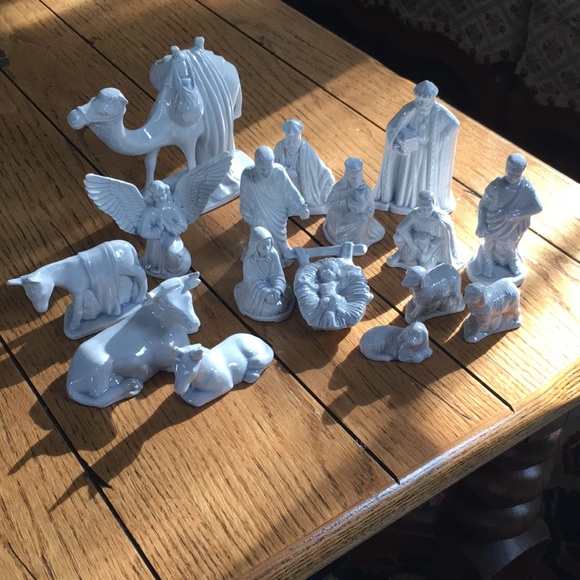 Gorgeous Pale Blue Ceramic Nativity Set - Picture 1 of 6